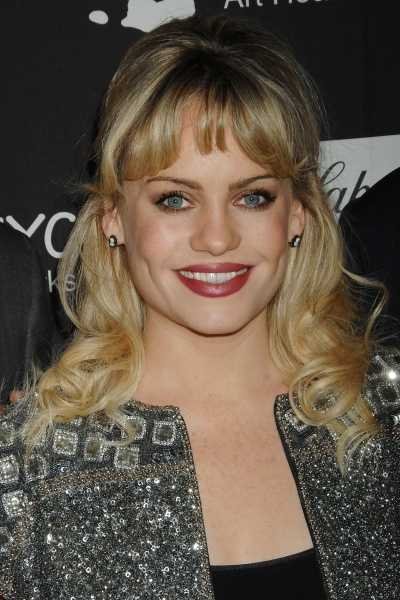Prom Hairstyles 2011 on Prom Hairstyles 2011 Half Up  Prom Hairstyles 2011 Half Up